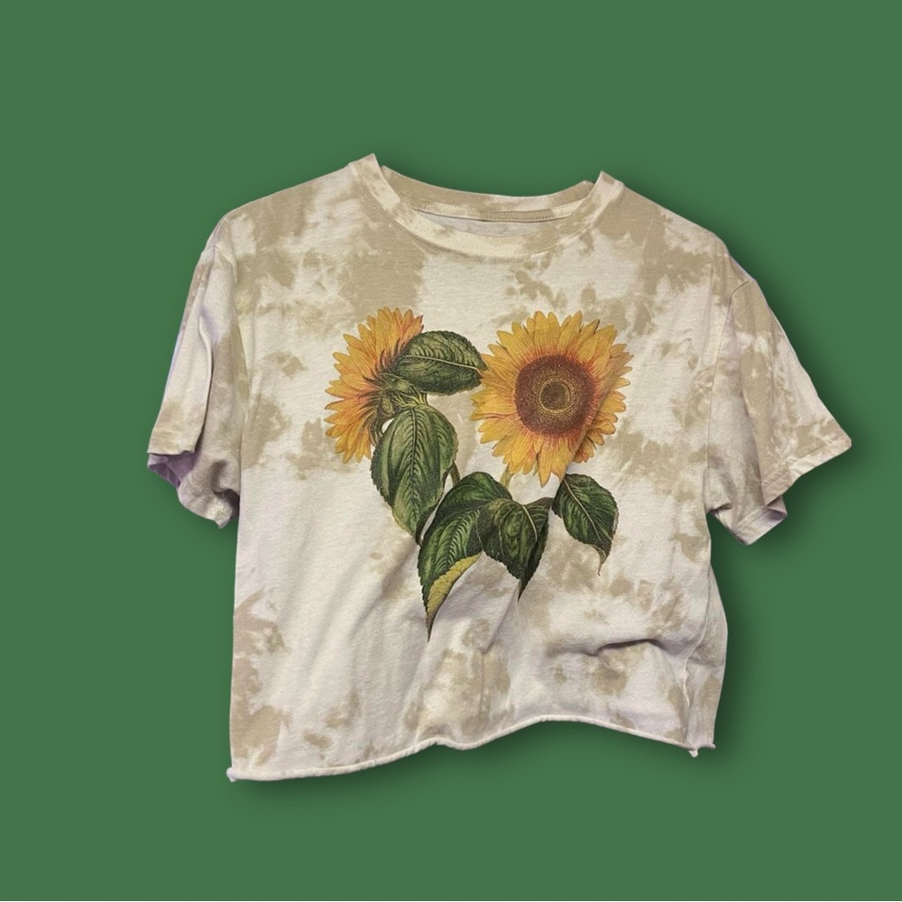 Marble Sunflower Cropped Tee